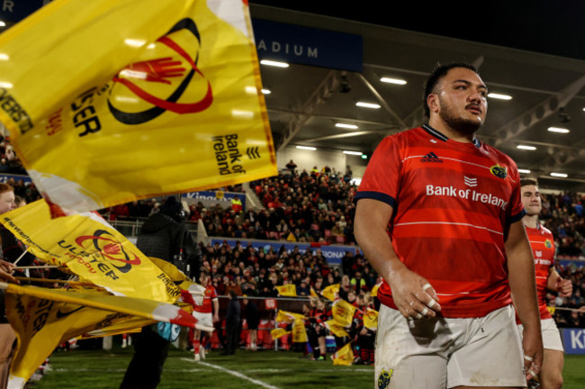 roman-salanoa-runs-out-into-kingspan-stadium