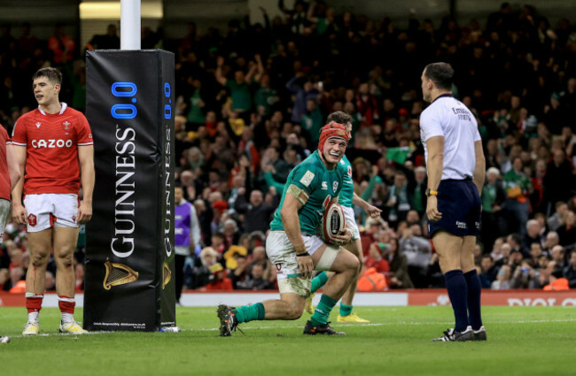 josh-van-der-flier-celebrates-scoring-his-sides-fourth-try