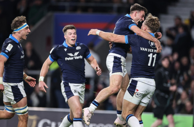 duhan-van-der-merwe-celebrates-scoring-their-second-try-with-teammates