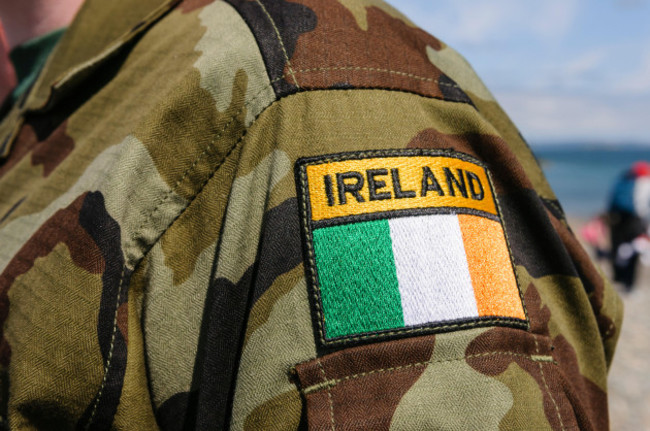 shoulder-patch-of-a-soldier-from-the-irish-army