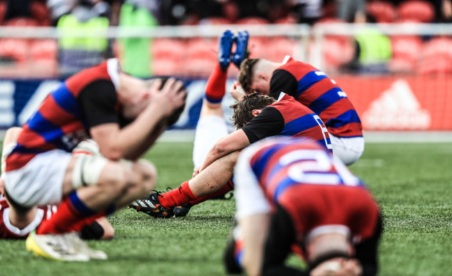 st-munchins-college-dejected-after-the-game