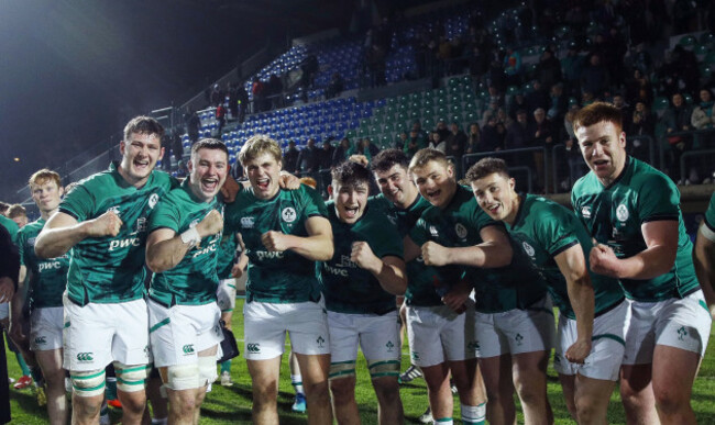 ireland-players-celebrate-after-the-match