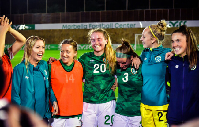 denise-osullivan-harriet-scott-aoibheann-clancy-and-chloe-mustaki-and-katie-keane-celebrate-winning
