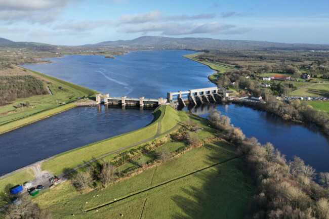 Parteen weir - a large structure that spans Parteen Reservoir. In front of the weir are two channels of water where the river is split into a canal and the original river. 