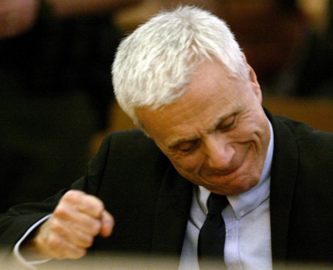 robert-blake-reacts-after-hearing-the-verdicts-read-in-his-murder-trial-for-the-death-of-his-wife-bonny-lee-bakley-in-los-angeles-wednesday-march-16-2005-a-jury-acquitted-blake-of-murder-in-the-sho