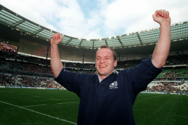 gregor-townsend-celebrates-france-v-scotland-10-april-1999