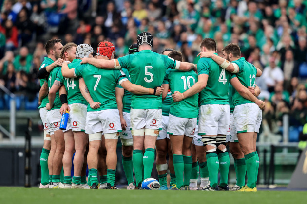 the-ireland-team-huddle