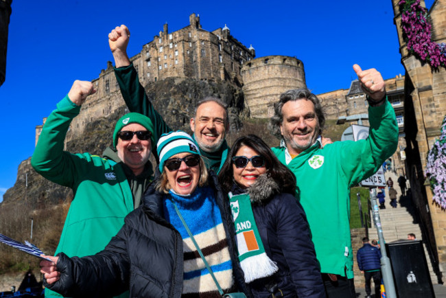 amanda-harvey-and-marian-ryan-with-paul-harvey-karl-howley-and-declan-counihan