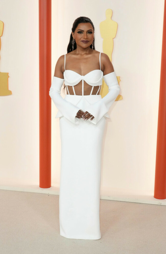 mindy-kaling-arrives-at-the-oscars-on-sunday-march-12-2023-at-the-dolby-theatre-in-los-angeles-photo-by-jordan-straussinvisionap