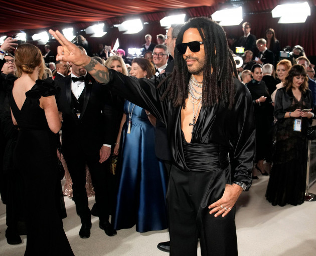 lenny-kravitz-arrives-at-the-oscars-on-sunday-march-12-2023-at-the-dolby-theatre-in-los-angeles-ap-photojohn-locher