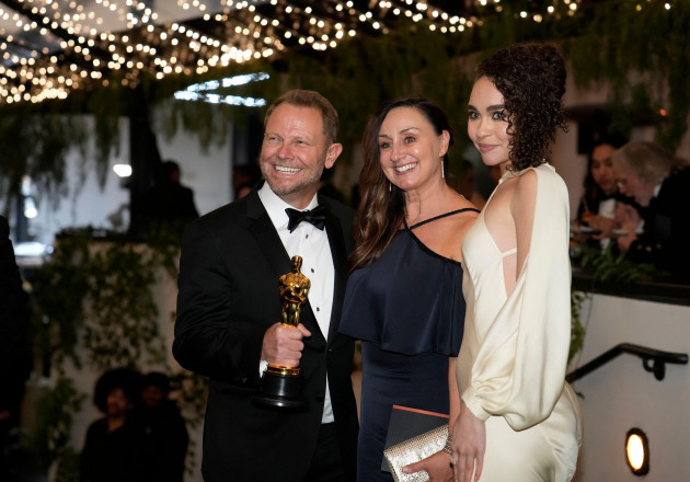 richard-baneham-from-left-winner-of-the-award-for-for-best-visual-effects-for-avatar-the-way-of-water-ashling-baneham-and-bailey-bass-attend-the-governors-ball-after-the-oscars-on-sunday-march