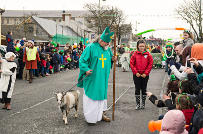 st-patricks-day-parade-patrick-with-his-goat-local-legend-in-skerries-dublin-ireland-says-the-villagers-ate-his-goat