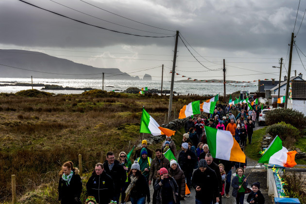 villagers-take-part-in-st-patricks-day-parade-by-atlantic-ocean-coastal-village-of-rosbeg-county-donegal-ireland
