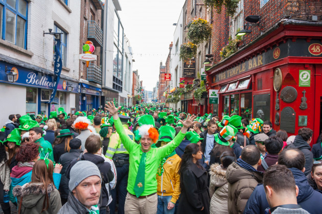 dublin-ireland-march-17-saint-patricks-day-parade-in-dublin-ireland-on-march-17-2014-people-dress-up-saint-patricks-at-t