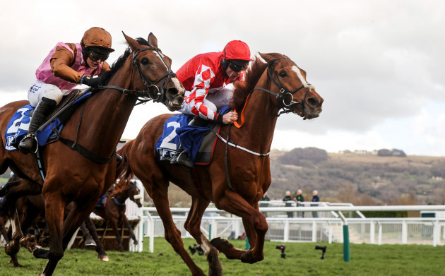 bridget-andrews-onboard-faivoir-brown-hat-comes-home-ahead-of-davy-russell-onboard-pied-piper-to-win