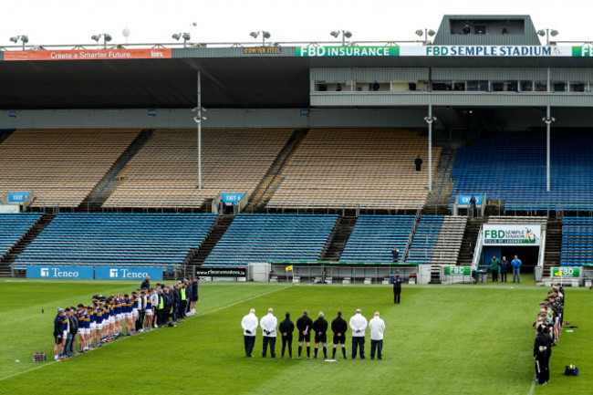 a-view-of-the-minutes-silence-in-memory-of-former-offaly-manager-liam-kearns-who-passed-away-recently