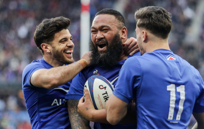 uini-atonio-celebrates-scoring-their-third-try-with-teammates