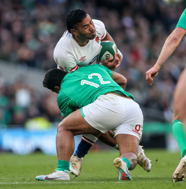 manu-tuilagi-tackled-by-bundee-aki