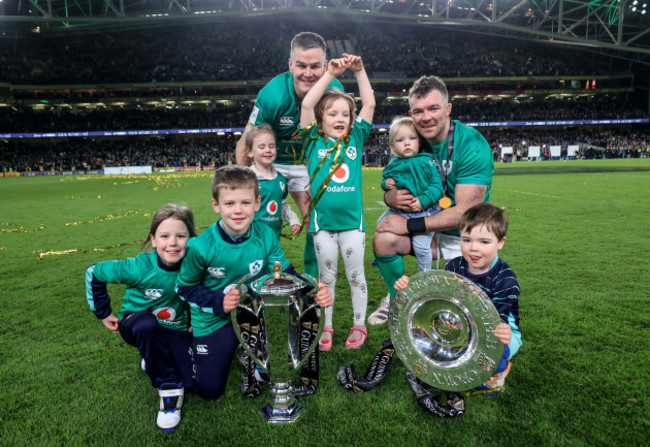 johnny-sexton-celebrates-winning-with-his-children-luca-sophie-and-amy-peter-omahony-and-his-children-indie-ralph-ruben-and-theo