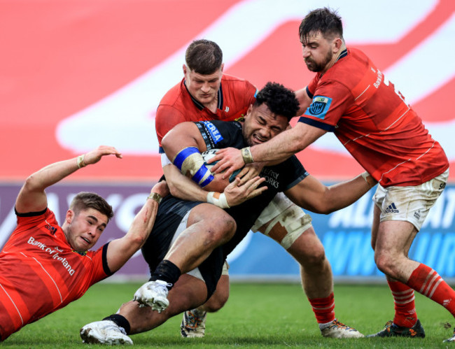 jack-crowley-jack-odonoghue-and-diarmuid-barron-tackle-sione-vailanu