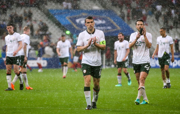 seamus-coleman-applauds-the-travelling-fans
