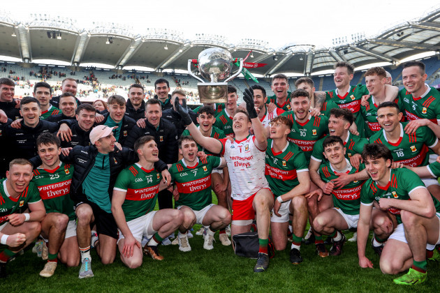 colm-reape-throws-the-cup-in-the-air-in-celebration