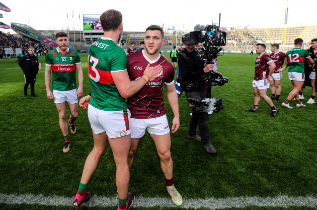 aidan-oshea-after-the-game-with-damien-comer