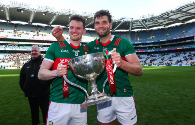 matthew-duane-and-aidan-oshea-with-the-trophy