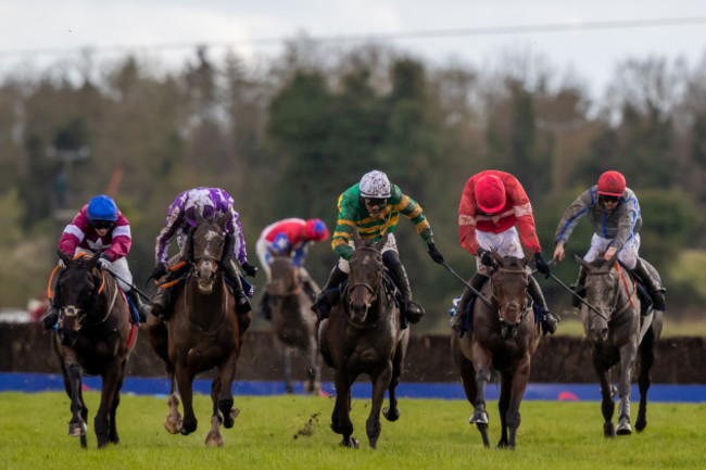 paul-townend-wins-the-irish-grand-national-with-i-am-maximus