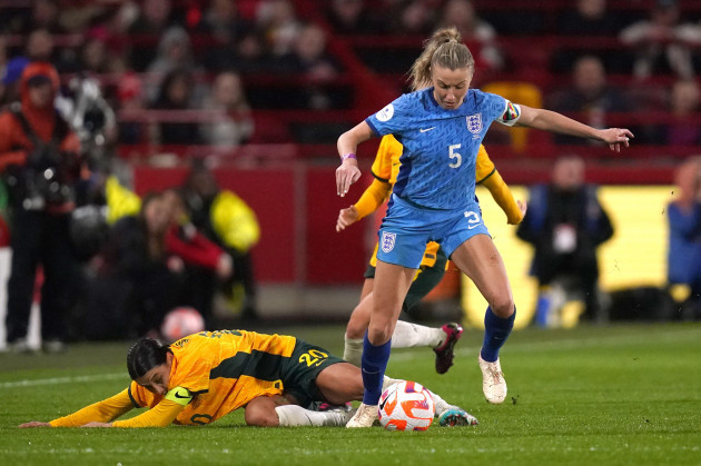 australias-sam-kerr-left-and-englands-leah-williamson-battle-for-the-ball-during-the-alzheimers-society-international-at-the-gtech-community-stadium-brentford-picture-date-tuesday-april-11-20