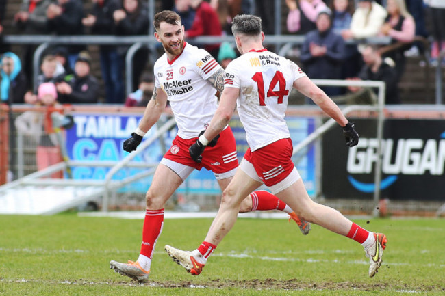 ronan-mcnamee-congratulated-by-mattie-donnelly-after-scoring-a-point