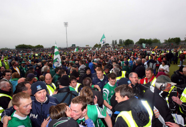 fermanagh-players-celebrate-with-fans