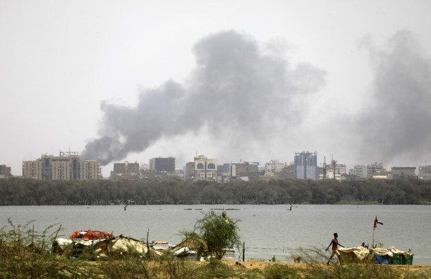 sudan-khartoum-gunfire-smoke
