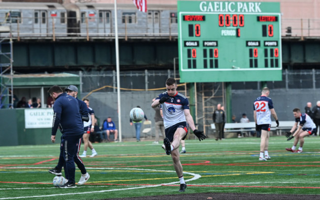 alan-campbell-during-the-warm-up