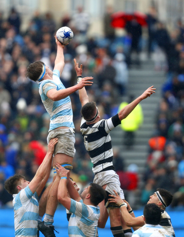 colleges-charlie-ryan-wins-a-lineout-ahead-of-oran-obrien