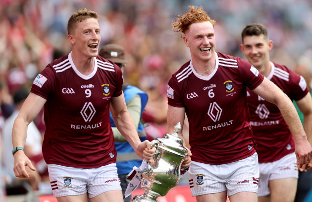 ray-connellan-and-ronan-wallace-celebrates