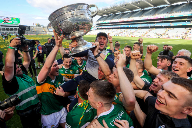 the-kerry-team-lift-jack-oconnor-and-celebrate-with-the-sam-maguire