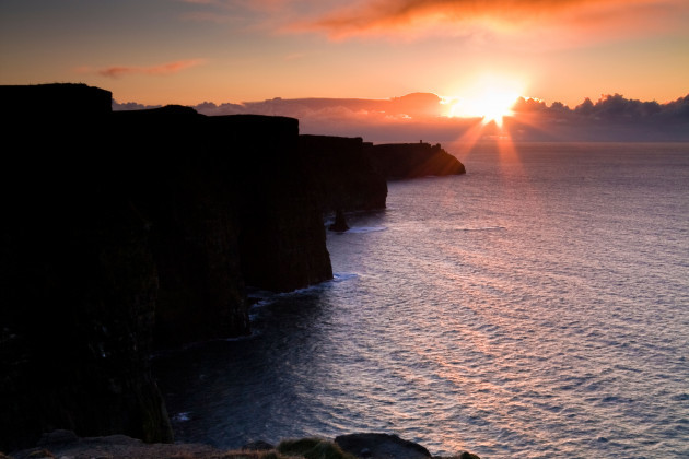 sunset-over-the-cliffs-of-moher-in-county-clare-ireland