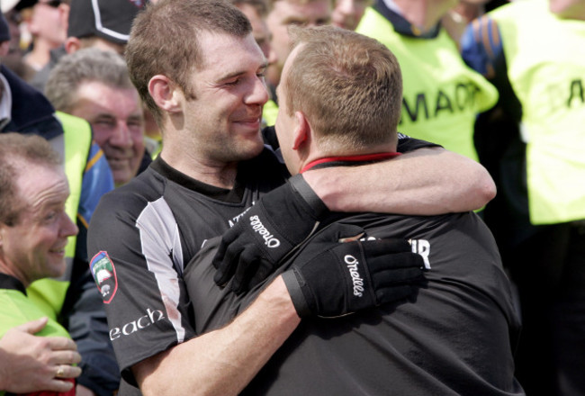 kieran-quinn-celebrates-with-manager-tommy-breheny