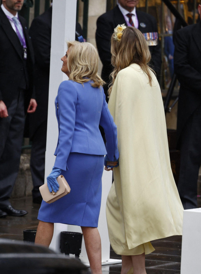 london-uk-06th-may-2023-first-lady-of-the-united-states-dr-jill-biden-and-her-grand-daughter-finnegan-biden-arriving-at-the-coronation-ceremony-of-king-charles-iii-and-queen-camilla-at-westminste