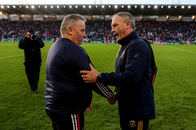 pat-ryan-shakes-hands-after-the-final-whistle-with-liam-cahill