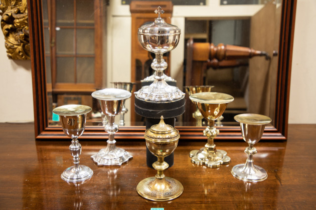 mdp_niall-mullen-antiques_ecclesiastical-auction-featuring-items