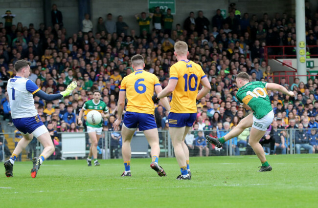 dara-moynihan-scores-a-goal