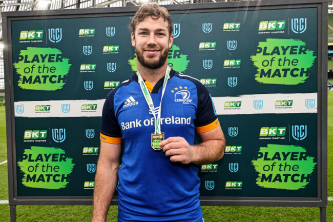 caelan-doris-with-the-bkt-urc-player-of-the-match-award