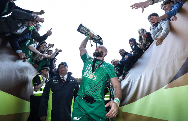 john-muldoon-celebrates-with-the-fans