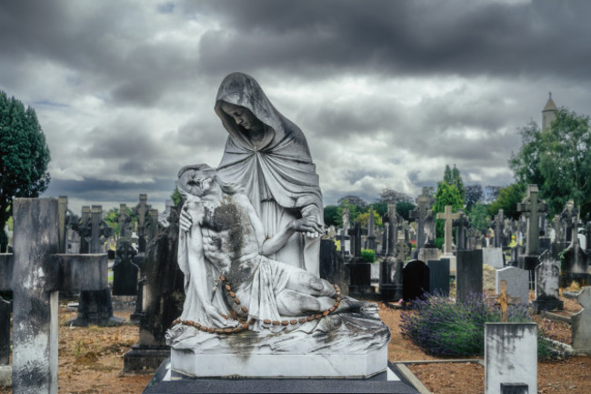 dublinirelandaugust2019sculptureofmaryholdingdyingjesus