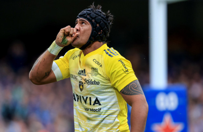 uj-seuteni-celebrates-scoring-their-second-try