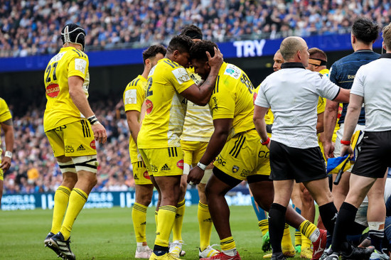 jonathan-danty-celebrates-with-try-scorer-georges-henri-colombe-reazel