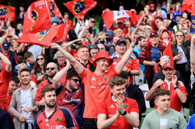 munster-fans-celebrate-their-sides-victory