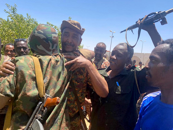 sudanese-army-chief-gen-abdel-fattah-al-burhan-seen-among-his-soldiers-in-khartoum